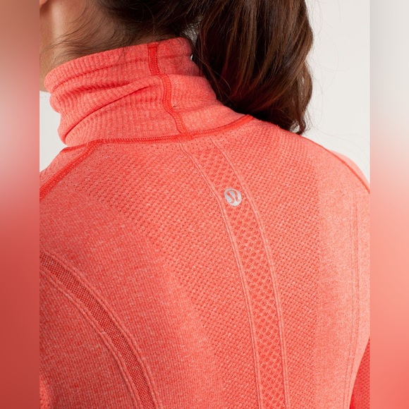 Lululemon Run: Swiftly Turtleneck Love Red Size 6 - Picture 6 of 15